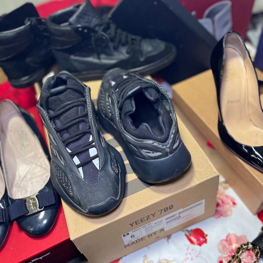 Authentic Yeezy 700 V3 in Glow in the Dark Black